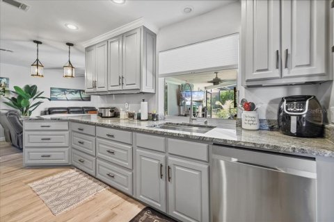 Villa ou maison à vendre à Cape Coral, Floride: 3 chambres, 161.84 m2 № 1755011 - photo 6