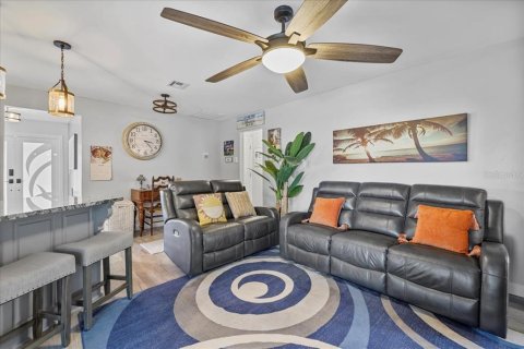 Villa ou maison à vendre à Cape Coral, Floride: 3 chambres, 161.84 m2 № 1755011 - photo 13