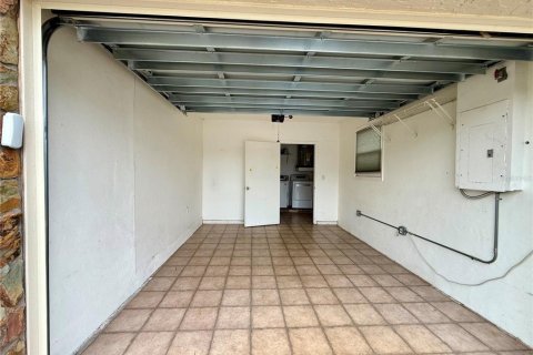 Villa ou maison à louer à Tampa, Floride: 3 chambres, 118.45 m2 № 2406910 - photo 15