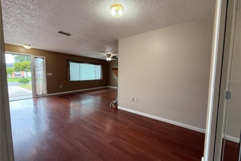 Villa ou maison à louer à Tampa, Floride: 3 chambres, 118.45 m2 № 2406910 - photo 9