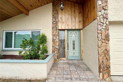 Villa ou maison à louer à Tampa, Floride: 3 chambres, 118.45 m2 № 2406910 - photo 5