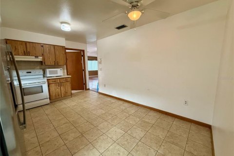 Villa ou maison à louer à Tampa, Floride: 3 chambres, 118.45 m2 № 2406910 - photo 11