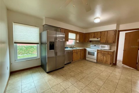 Villa ou maison à louer à Tampa, Floride: 3 chambres, 118.45 m2 № 2406910 - photo 12