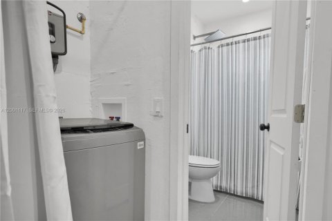 Купить коммерческую недвижимость в Майами, Флорида 230.21м2, № 2066520 - фото 20