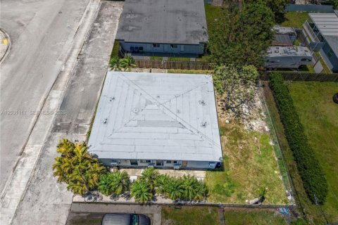 Купить коммерческую недвижимость в Майами, Флорида 230.21м2, № 2066520 - фото 5