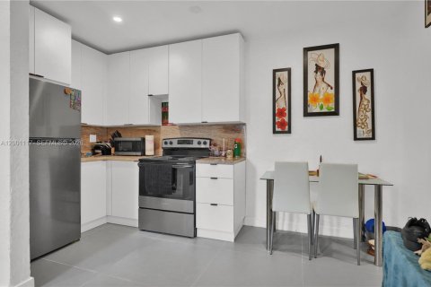 Купить коммерческую недвижимость в Майами, Флорида 230.21м2, № 2066520 - фото 19