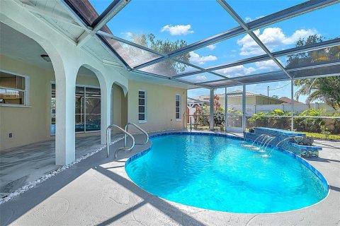House in Venice, Florida 3 bedrooms, 164.25 sq.m. № 1720088 - photo 3