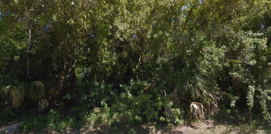 Land in Fort Pierce, Florida № 662634