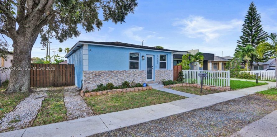 Villa ou maison à Hollywood, Floride 2 chambres, 82.5 m2 № 2077373