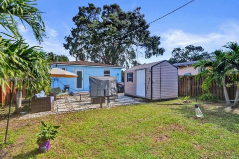 Villa ou maison à vendre à Hollywood, Floride: 2 chambres, 82.5 m2 № 2077373 - photo 20