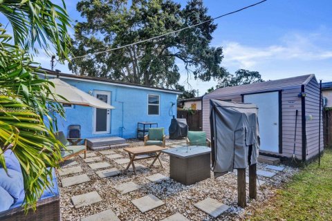 Villa ou maison à vendre à Hollywood, Floride: 2 chambres, 82.5 m2 № 2077373 - photo 19