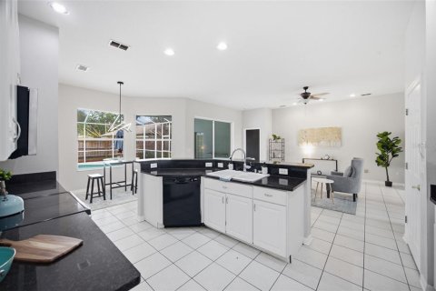 House in Valrico, Florida 5 bedrooms, 257.43 sq.m. № 2283701 - photo 18