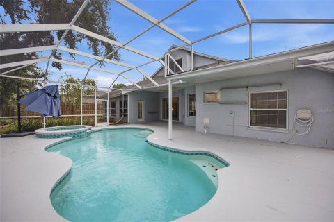 House in Valrico, Florida 5 bedrooms, 257.43 sq.m. № 2283701 - photo 16