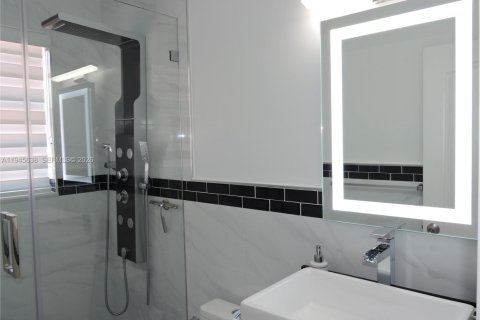 Casa en venta en Miramar, Florida, 3 dormitorios, 169.83 m2 № 2001699 - foto 29