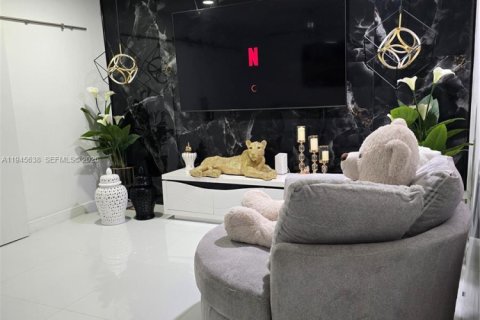 Casa en venta en Miramar, Florida, 3 dormitorios, 169.83 m2 № 2001699 - foto 14