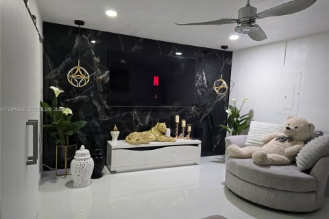 Casa en venta en Miramar, Florida, 3 dormitorios, 169.83 m2 № 2001699 - foto 13