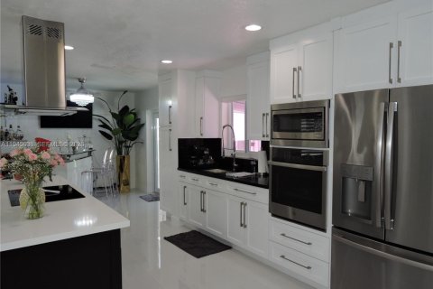 Casa en venta en Miramar, Florida, 3 dormitorios, 169.83 m2 № 2001699 - foto 7