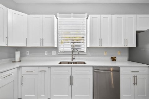 Casa en venta en Tampa, Florida, 3 dormitorios, 156.91 m2 № 1833119 - foto 10
