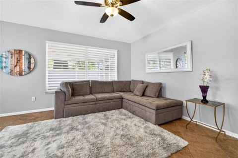 Casa en venta en Tampa, Florida, 3 dormitorios, 156.91 m2 № 1833119 - foto 18