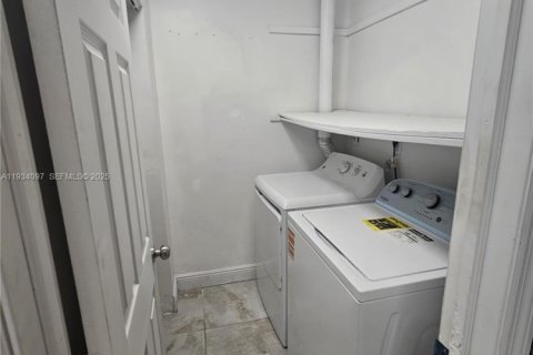 Снять в аренду квартиру в Лодерхилл, Флорида 3 спальни, № 1992307 - фото 10