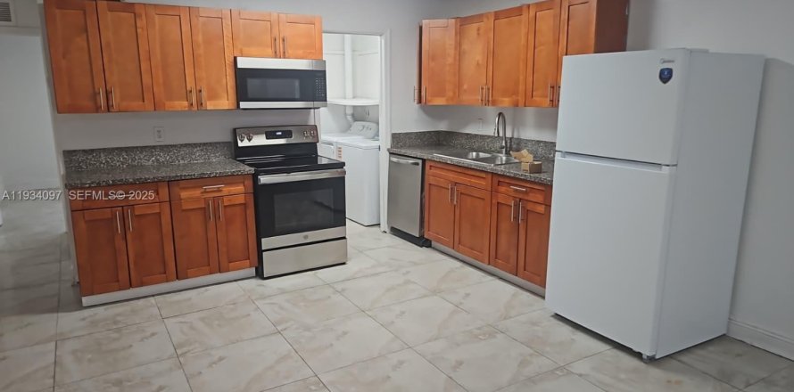 Квартира в Лодерхилл, Флорида 3 спальни № 1992307