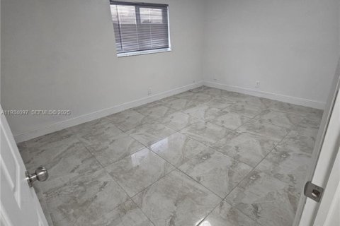 Снять в аренду квартиру в Лодерхилл, Флорида 3 спальни, № 1992307 - фото 5