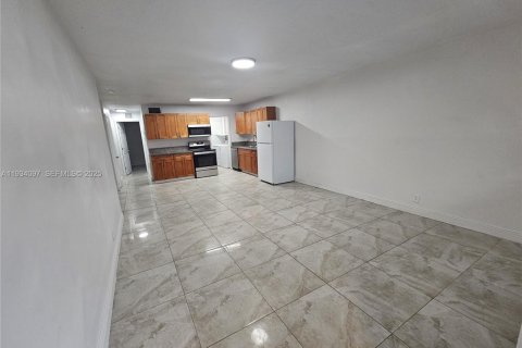 Снять в аренду квартиру в Лодерхилл, Флорида 3 спальни, № 1992307 - фото 4