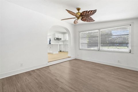 Villa ou maison à vendre à Tampa, Floride: 3 chambres, 118.17 m2 № 1560888 - photo 9