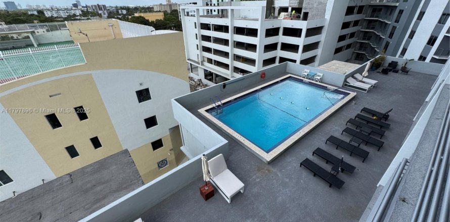 Propiedad comercial en Hollywood, Florida № 1861299