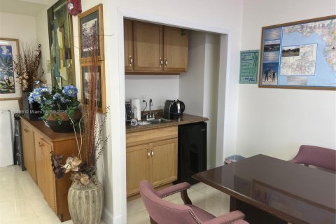 Propiedad comercial en venta en Hollywood, Florida № 1861299 - foto 3