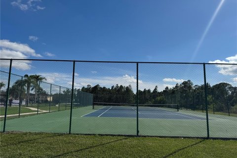 Condo in Poinciana, Florida, 2 bedrooms  № 2205122 - photo 13