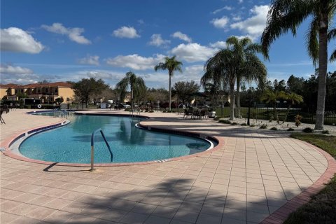Condo in Poinciana, Florida, 2 bedrooms  № 2205122 - photo 23