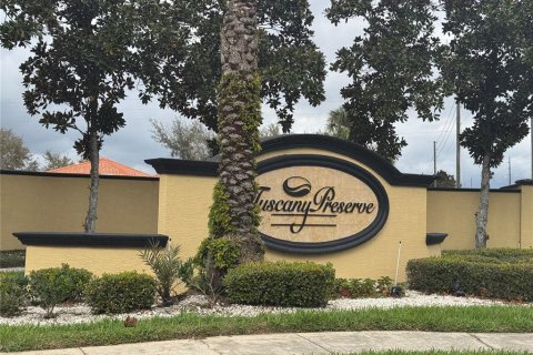 Condominio en Poinciana, Florida, 2 dormitorios № 2205122
