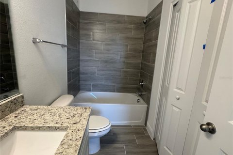 Condo in Poinciana, Florida, 2 bedrooms  № 2205122 - photo 11