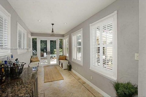 House in Miami Beach, Florida 4 bedrooms, 277.41 sq.m. № 2023398 - photo 19