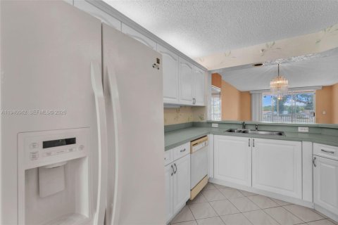 Copropriété à vendre à Tamarac, Floride: 2 chambres, 112.88 m2 № 2001156 - photo 6