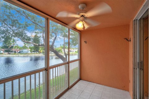 Condo à Tamarac, Floride, 2 chambres  № 2001156
