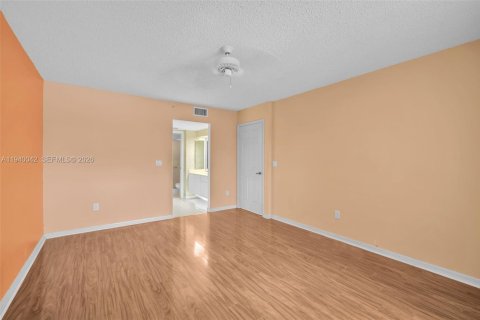 Copropriété à vendre à Tamarac, Floride: 2 chambres, 112.88 m2 № 2001156 - photo 25