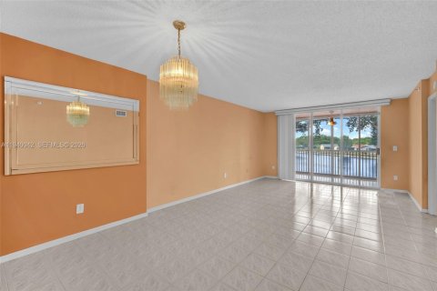 Copropriété à vendre à Tamarac, Floride: 2 chambres, 112.88 m2 № 2001156 - photo 20