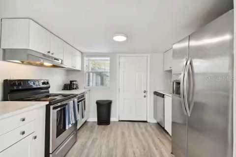Appartement à louer à Orlando, Floride: 2 chambres, 74.32 m2 № 2352466 - photo 10