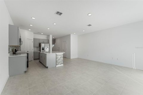 Adosado en alquiler en Kissimmee, Florida, 3 dormitorios, 144.09 m2 № 2115095 - foto 3