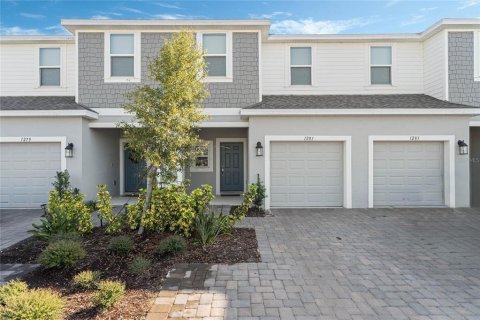 Adosado en Kissimmee, Florida 3 dormitorios, 144.09 m2 № 2115095