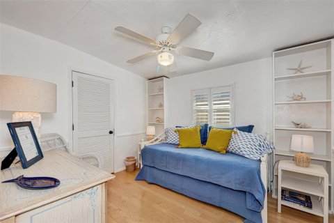 House in Sarasota, Florida 3 bedrooms, 119.84 sq.m. № 1131137 - photo 27