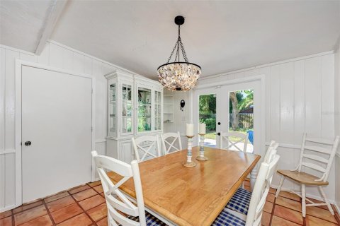 House in Sarasota, Florida 3 bedrooms, 119.84 sq.m. № 1131137 - photo 19