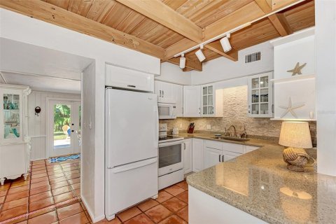 House in Sarasota, Florida 3 bedrooms, 119.84 sq.m. № 1131137 - photo 11