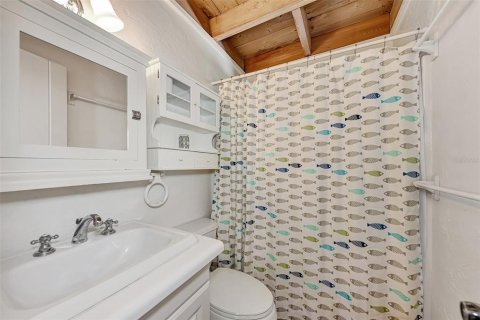 House in Sarasota, Florida 3 bedrooms, 119.84 sq.m. № 1131137 - photo 24