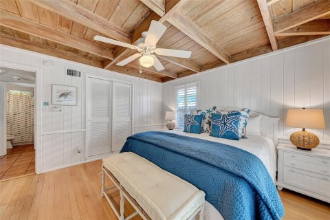 House in Sarasota, Florida 3 bedrooms, 119.84 sq.m. № 1131137 - photo 22