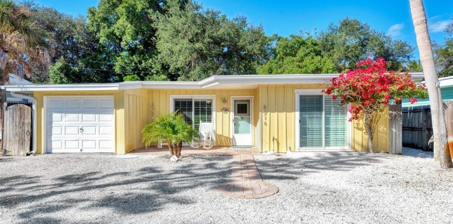 House in Sarasota, Florida 3 bedrooms, 119.84 sq.m. № 1131137