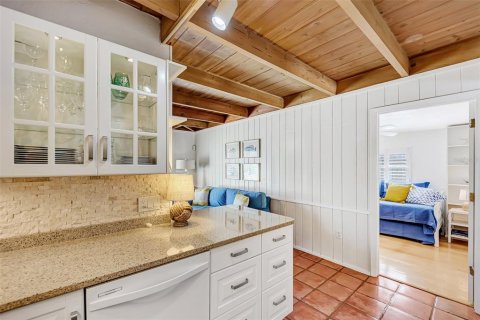 House in Sarasota, Florida 3 bedrooms, 119.84 sq.m. № 1131137 - photo 15