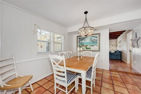 House in Sarasota, Florida 3 bedrooms, 119.84 sq.m. № 1131137 - photo 17